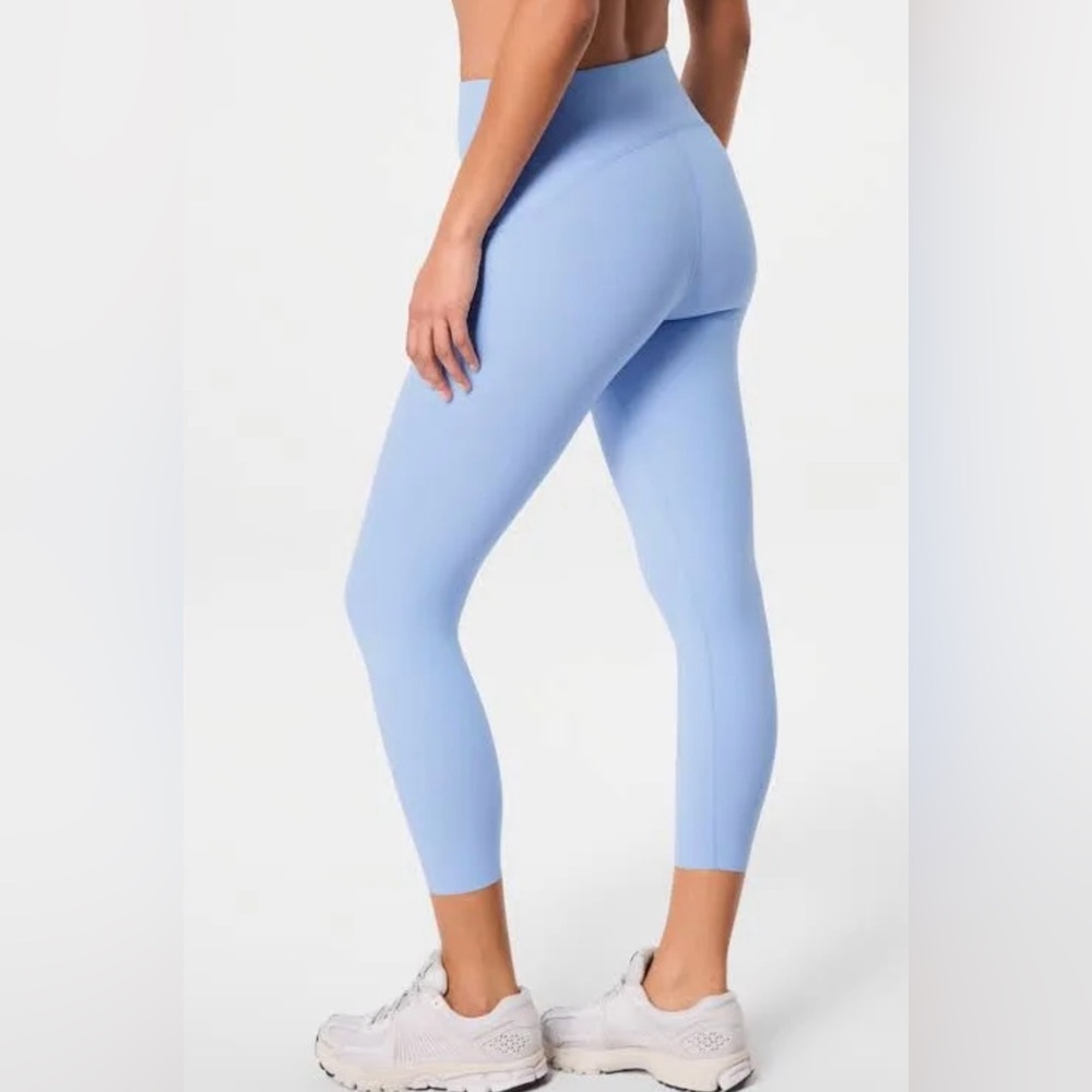 NWT! SPANX Booty Boost 7/8 Leggings with No Reveal Opacity in Hydrangea / Size L
